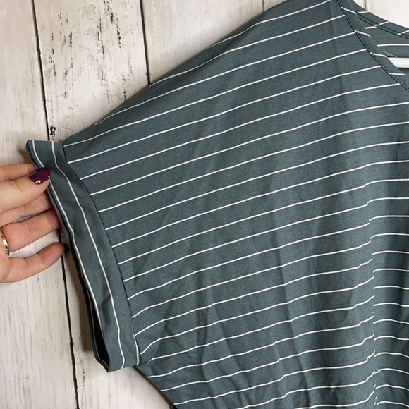 NWT Papillon striped dolman sleeve button top - Picture 3 of 8